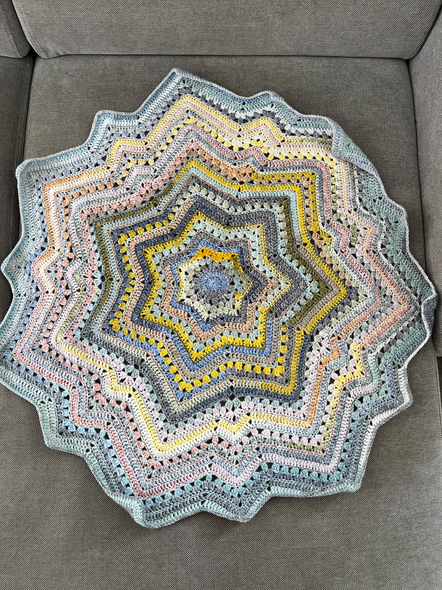 Bramble Double Knit - Supernova Star blanket